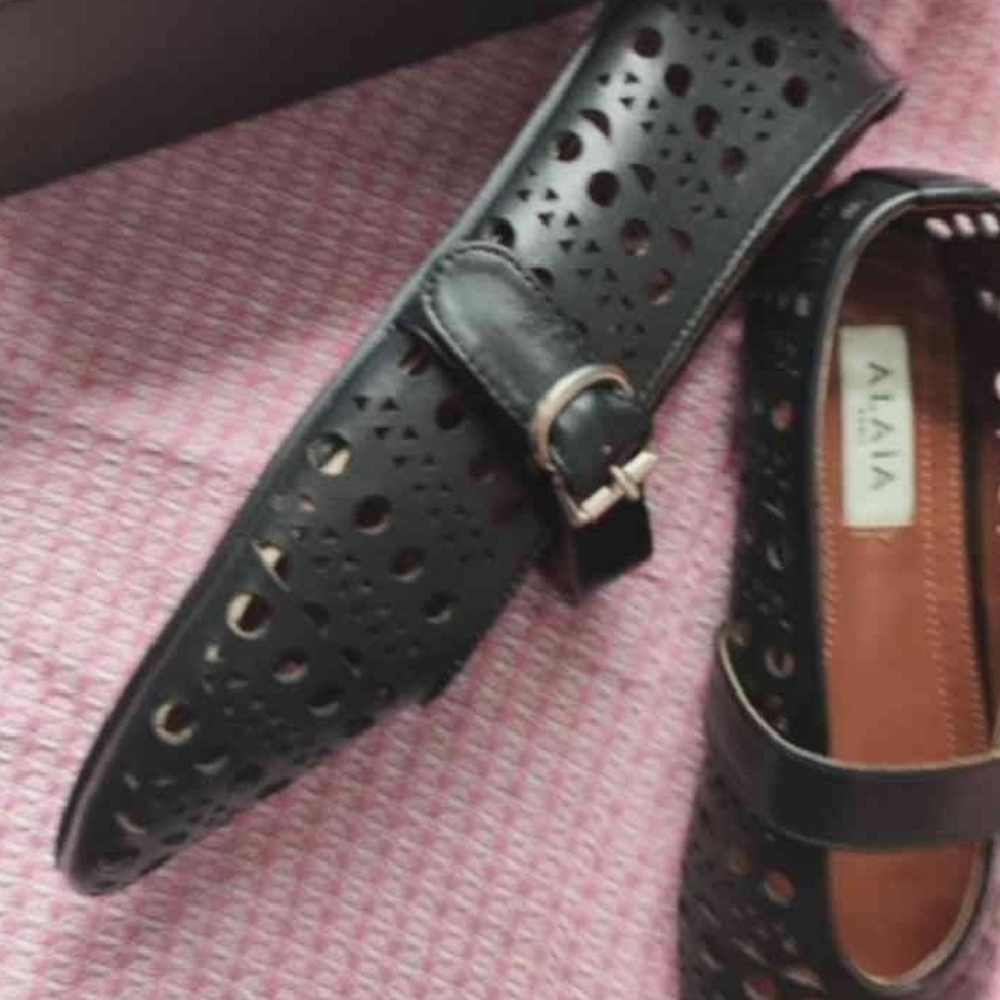 Alaïa Paris Geometric Perforated Mary Jane Shoes - Picture 2 of 7